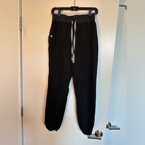 Black figs jogger scrub pants size S